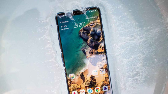 Por qué se congela la pantalla de mi celular
