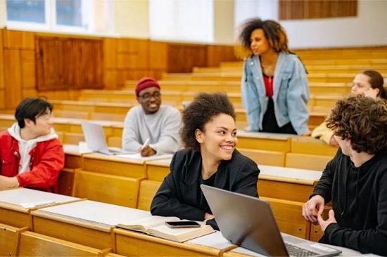 Ventajas de estudiar en la universidad UNIE 